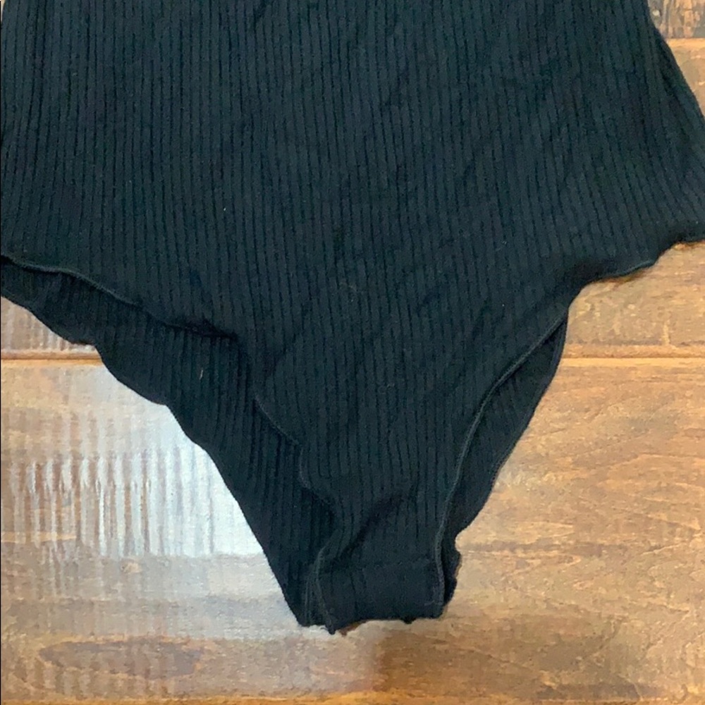 Off the Shoulder Bodysuit - Picture 4 of 6